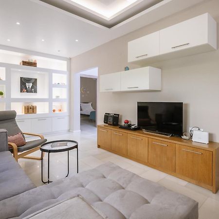 이라클리온 Brand New Family House Est. 2023 아파트 외부 사진